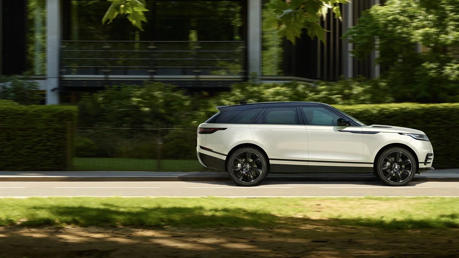 RANGE ROVER VELAR na silnici